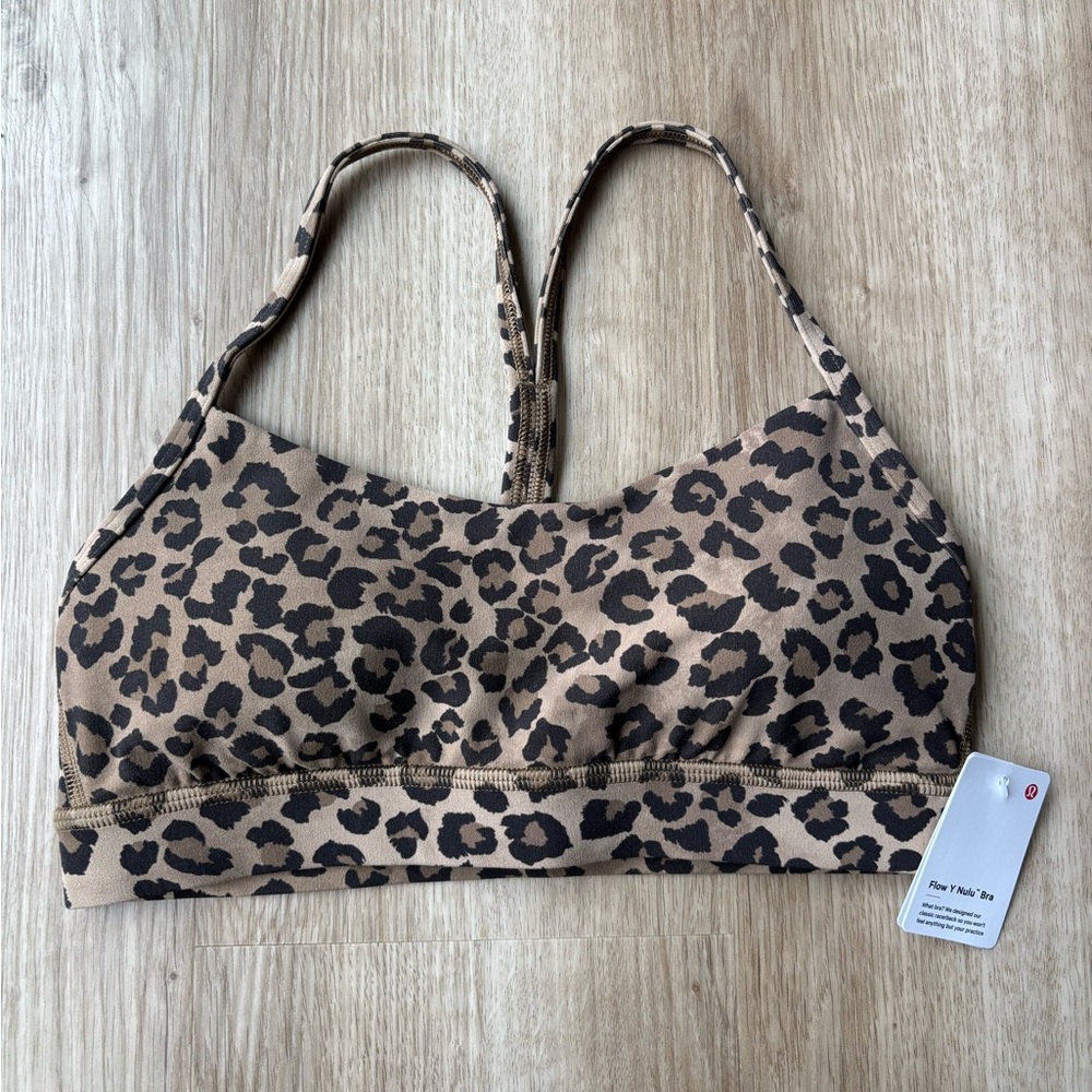 NWT Lululemon Leopard Print Flow Y Bra size 6 - Picture 2 of 5